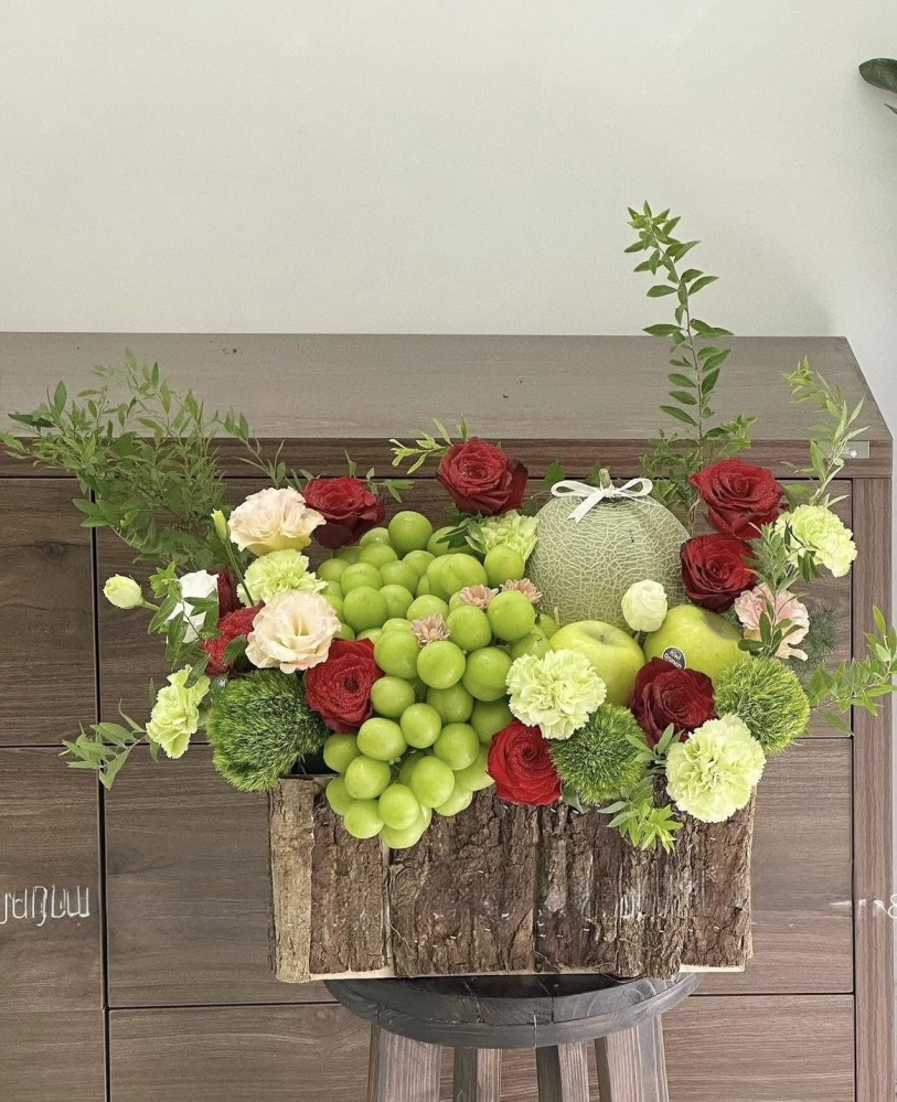 Giỏ Trái Cây Kết Hợp Hoa Tươi - TC115